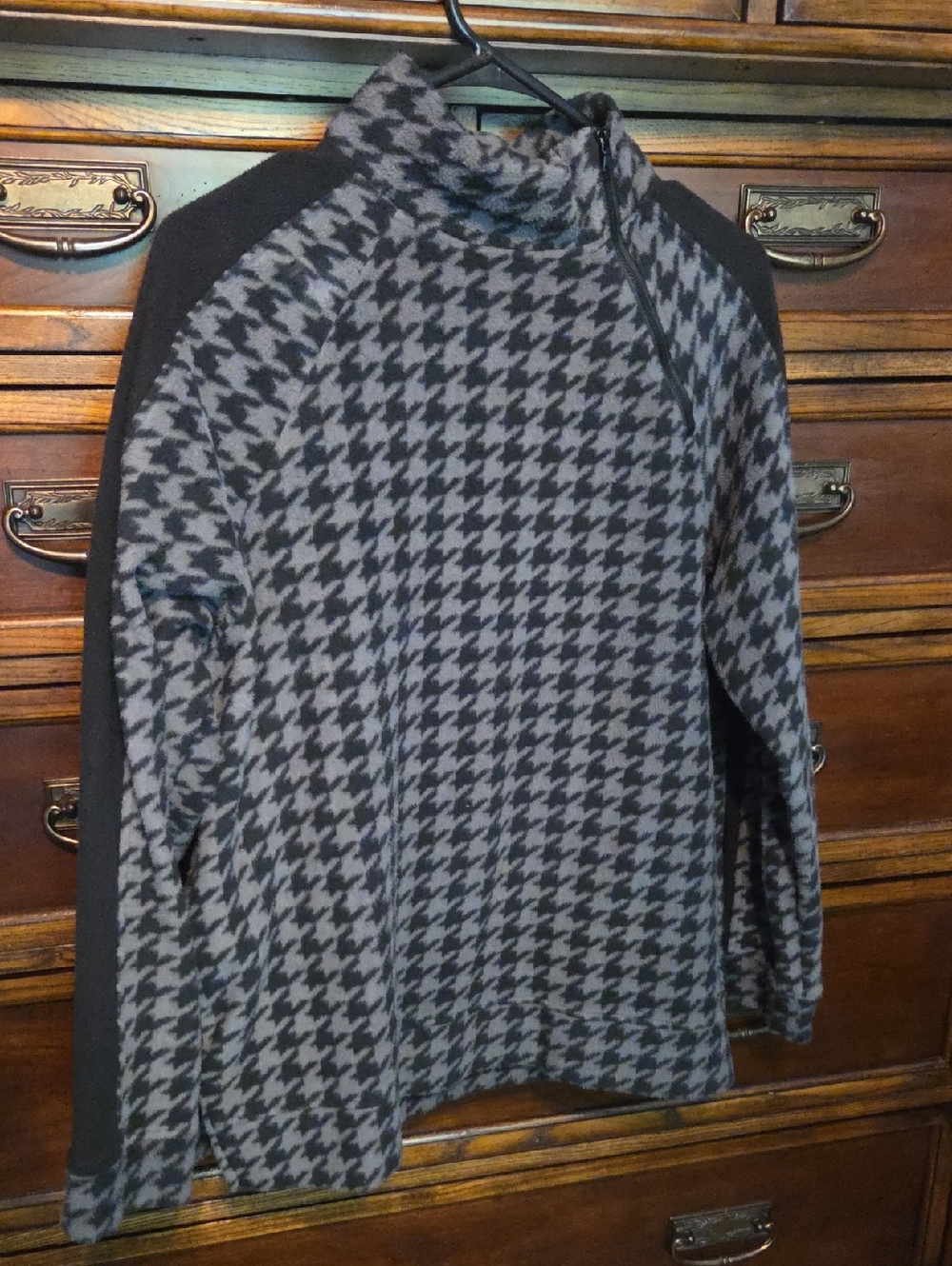 Cuddl Duds Women's Houndstooth Zip-Up Fleece Top - Gray & Black